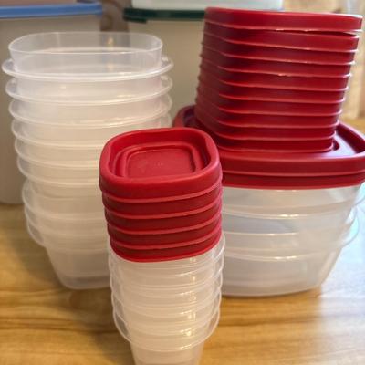 Tupperware & Rubbermaid products