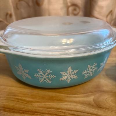 Pyrex turquoise snowflake casserole and Pyrex dish