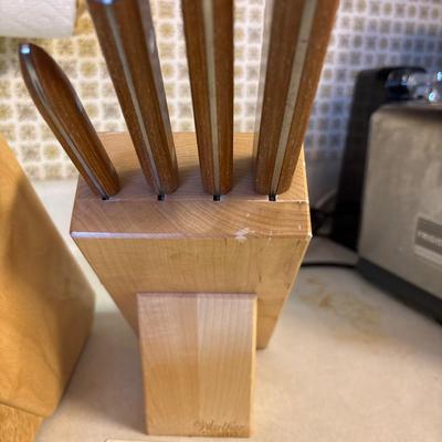 Knives, knife blocks & sharpener