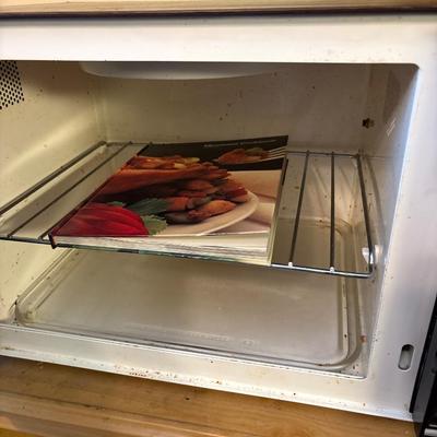 Microwave oven and stand