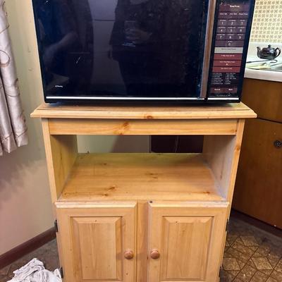 Microwave oven and stand