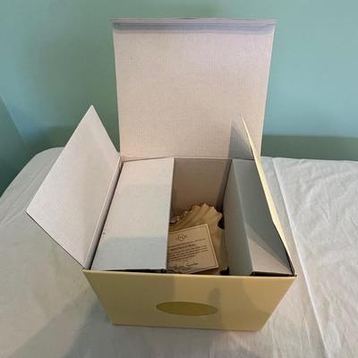 A Gaggle of Lenox Swan Bowl Collectibles (LR-SF)