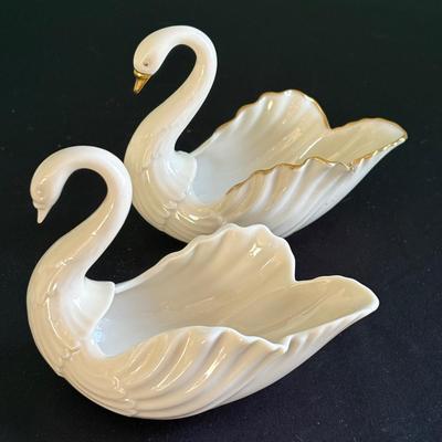 A Gaggle of Lenox Swan Bowl Collectibles (LR-SF)