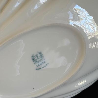 A Gaggle of Lenox Swan Bowl Collectibles (LR-SF)
