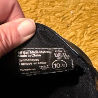 Men’s NB 9.5 shoes, slippers 10.5 & stand, belt