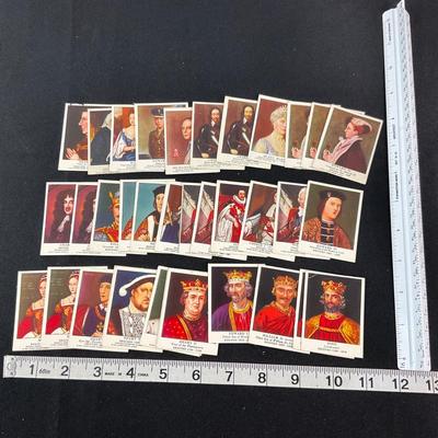 -105- TOBACCO | Tareyton Cigarette Cards | Royalty