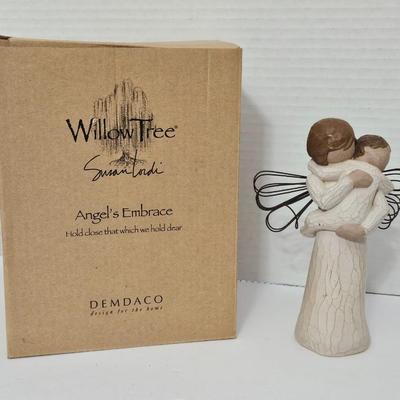 NIB Willow Tree "Angel's Embrace" Susan Lordi Figurine Demdaco 2002 #26084