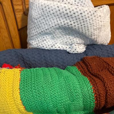Blankets, afghan & sleeping bag