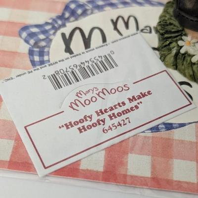 Vintage Mary's Moo Moos "Mooly Hearts Make Homes" Enesco Figurine