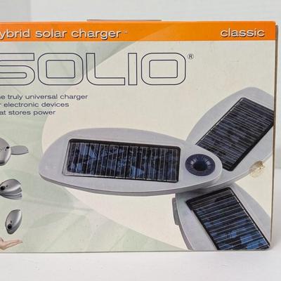 Solio Classic Hybrid Solar Charger Universal Power Bank in Box