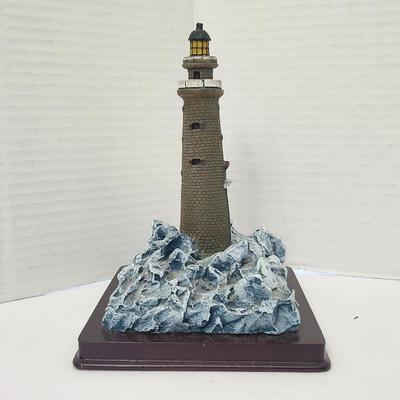 1998 Oneida Studios Lighthouse Point Minots Ledge MA Lighthouse Figurine