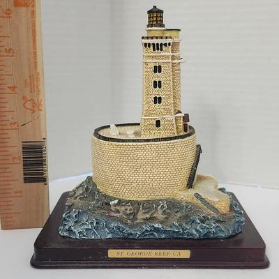1998 Oneida Studios Lighthouse Point St. George Reef CA Lighthouse Figurine