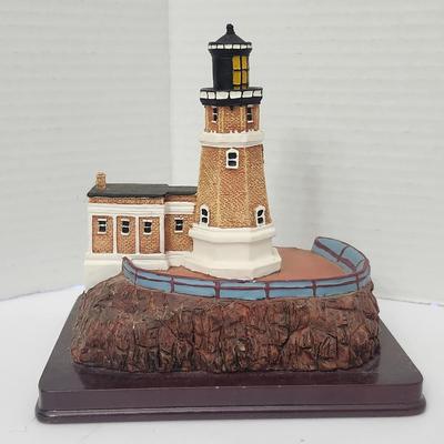1998 Oneida Studios Lighthouse Point Split Rock MN Lighthouse Figurine