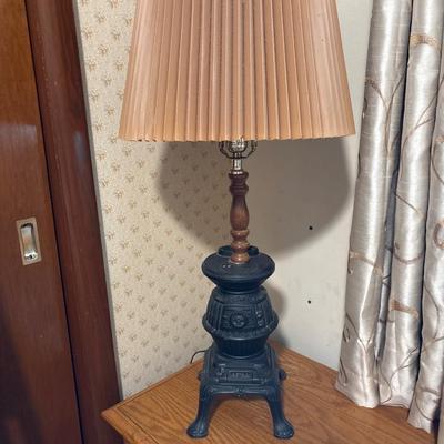 Vintage pot belly stove lamp