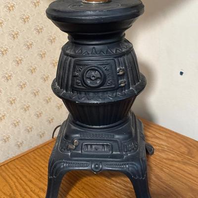 Vintage pot belly stove lamp