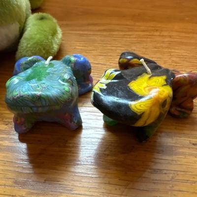 Vintage frogs