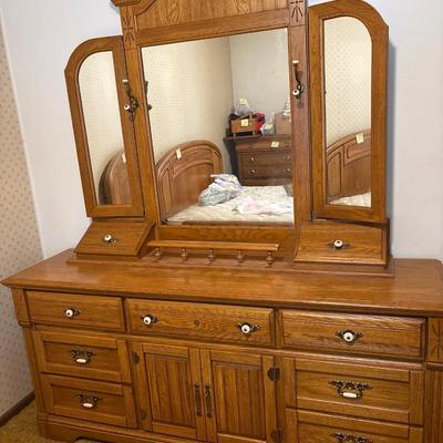 Dresser & mirror