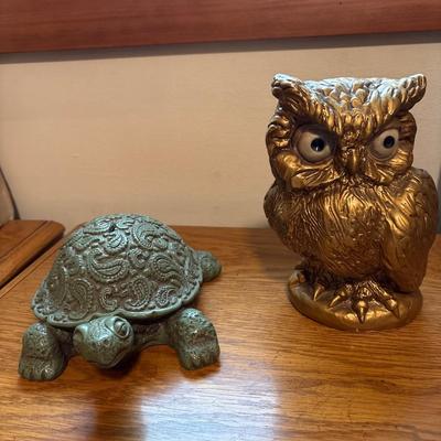 Vintage plastic/resin piggy banks