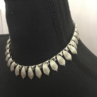 Beautiful very nice vintage Coro Silver-tone, collar statement, necklace