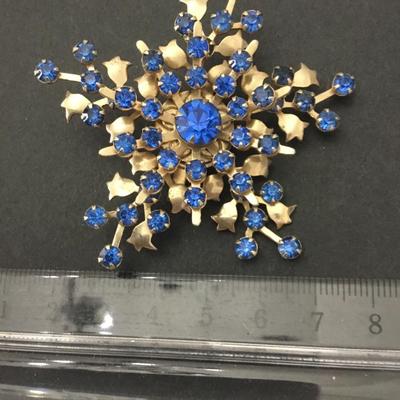 Vintage, mid century, blue, crystal rhinestone star brooch