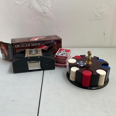 633 Vintage Auto Shuffler with Poker Chips and Holder