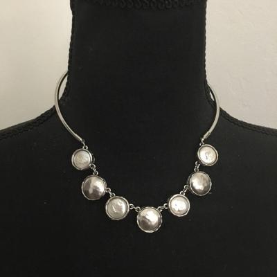 Beautiful very nice white house, black market, caller statement, necklace, mother of pearl