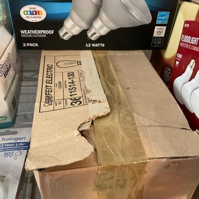 646 Lot of Various Lightbulbs