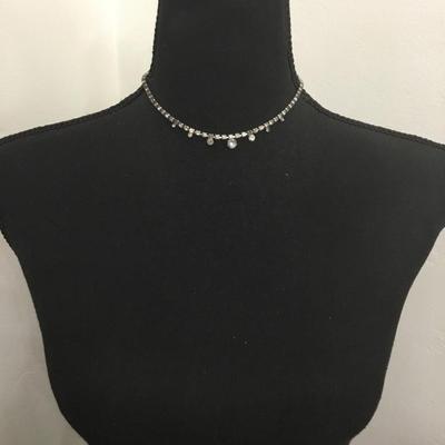 Beautiful vintage rhinestone necklace