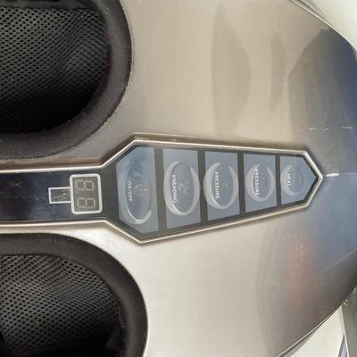 648 Homedics Massaging Body Roll and Miko Foot Massager