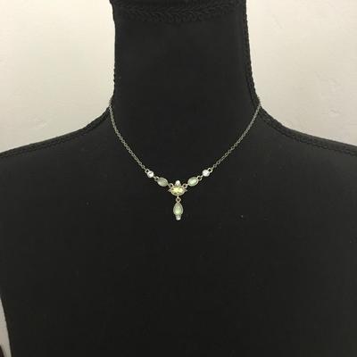 Vintage 1928 light green stone necklace