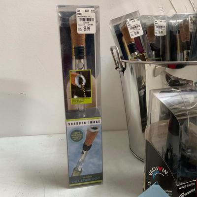 657 Lot of Wine Bottle Accessories- Chill & Pour, Bottlabra