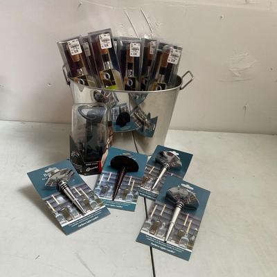 657 Lot of Wine Bottle Accessories- Chill & Pour, Bottlabra
