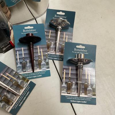 657 Lot of Wine Bottle Accessories- Chill & Pour, Bottlabra