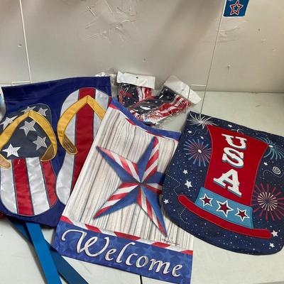 662 Lot of Fourth of July Yard Flags and Signs
