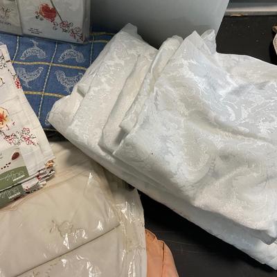 667 Lot of Ivory and White Jacquard Linens