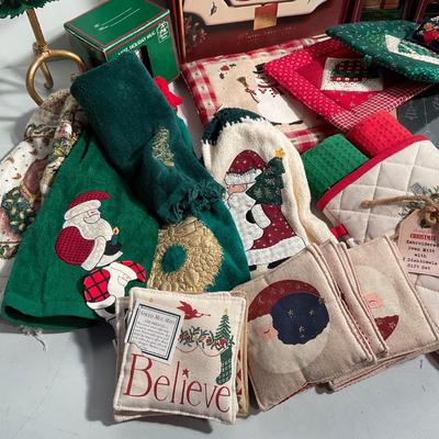 704 Vintage Christmas Home Decor Lot