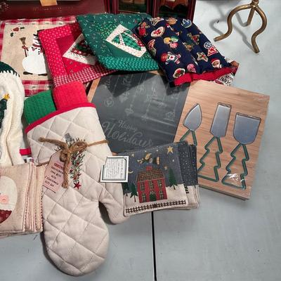 704 Vintage Christmas Home Decor Lot