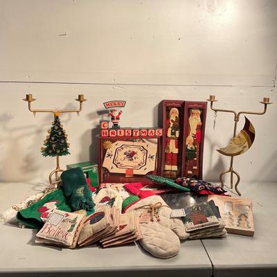 704 Vintage Christmas Home Decor Lot