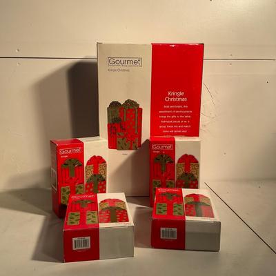 705 New in Box Fitz and Floyd Kringle Christmas Platter and Snack Plates