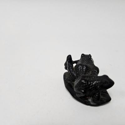 CKEG01. Vintage Carved Japanese Netsuke Bead, Ebonwood, Frogs on Leaf