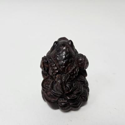 CKEG02. Vintage Carved Japanese Netsuke Bead, Luck Frog Wood, Signed