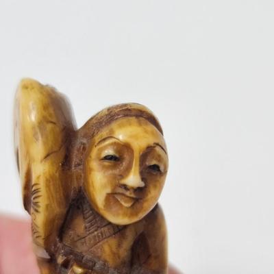 CKEG04. Vintage Carved Japanese Netsuke Bead, Ivory Fisherman, Signed