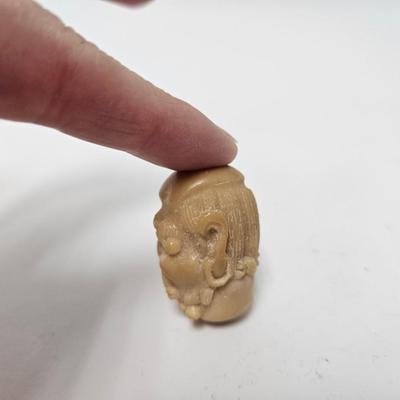 CKEG06. Vintage Carved Japanese Netsuke Bead, Man’s Head, Palm Ivory