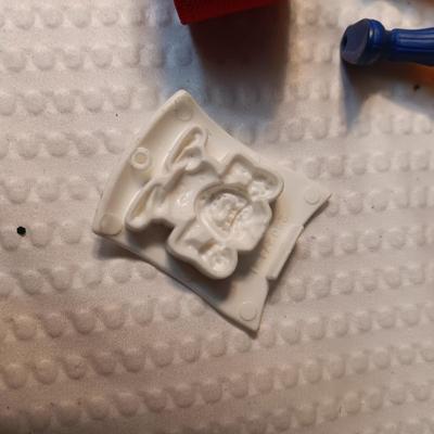 1989 GHOST BUSTERS ACTION FIGURES AND CHILD'S ELASTIC BELT