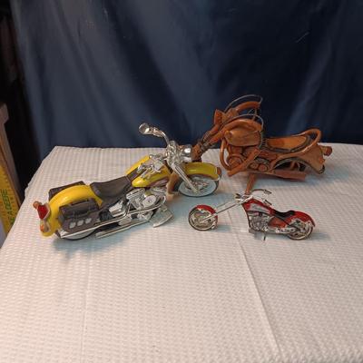 A WOODEN MOTORCYCLE AND 2 DIE-CAST MODELS