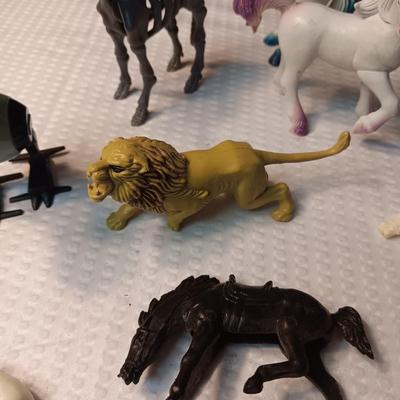 MISC PLASTIC FIGURES