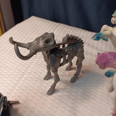 MISC PLASTIC FIGURES