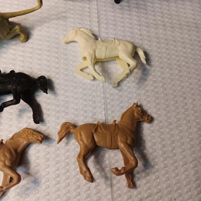 MISC PLASTIC FIGURES