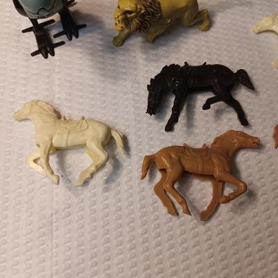 MISC PLASTIC FIGURES