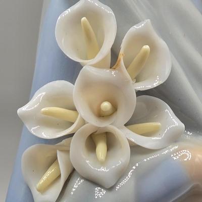 LOT 23L: Lladro Porcelain Figurine Girl With Calla Lilies